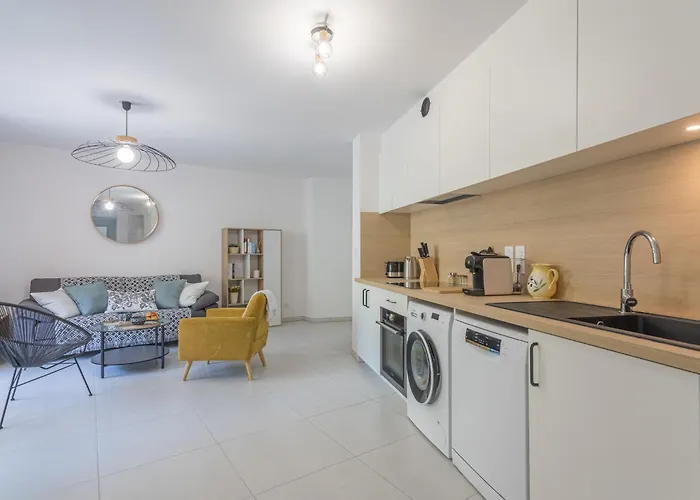 151 Bay Street-2 By Interhome Apartment *