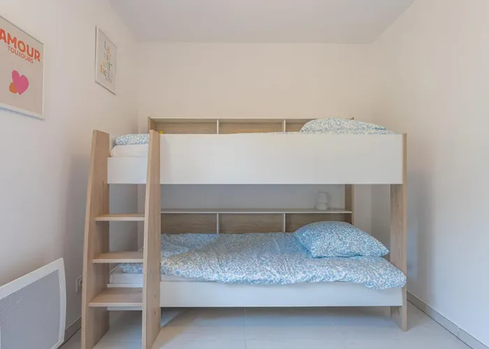 Apartment 151 Bay Street-2 By Interhome *