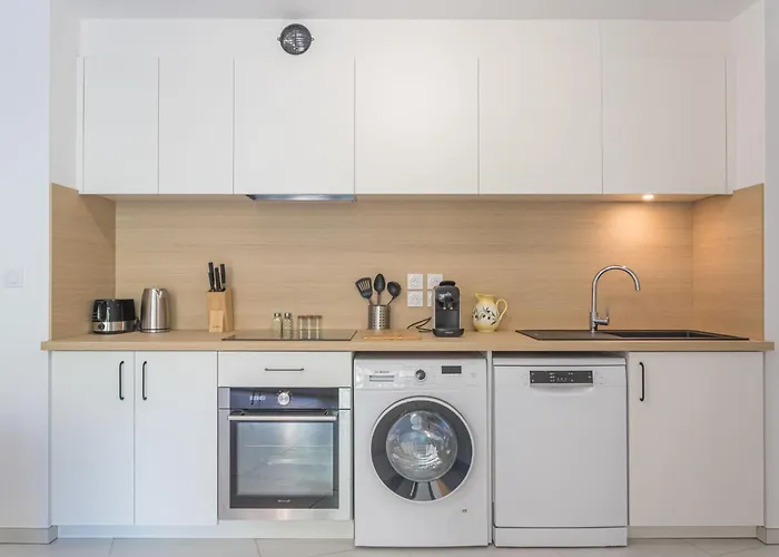 151 Bay Street-2 By Interhome Apartment