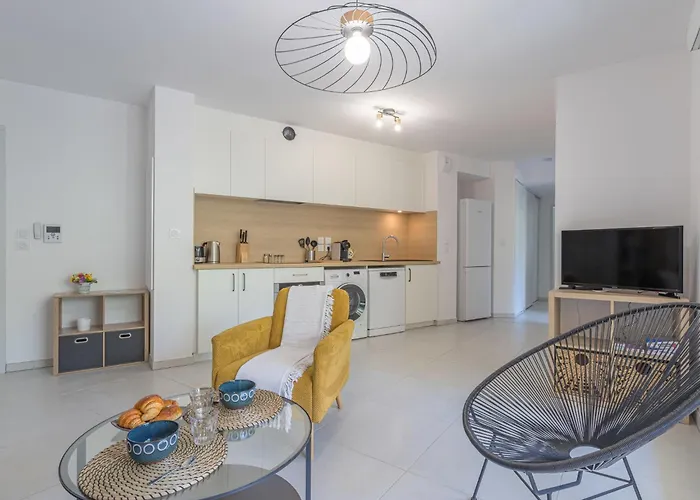 151 Bay Street-2 By Interhome Apartment *